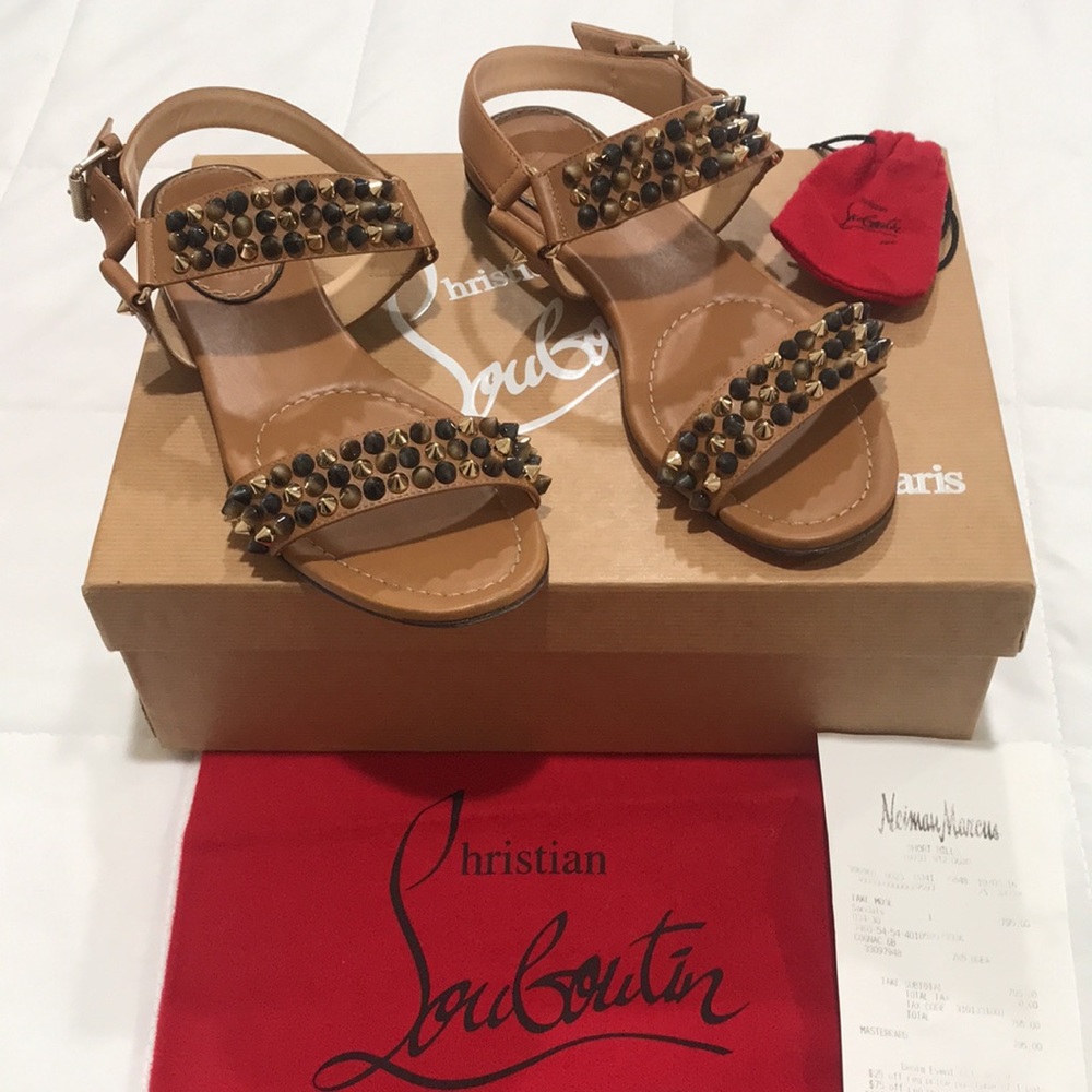 😍Beautiful and rare Christian Louboutin sandals size 6.in like new condi…